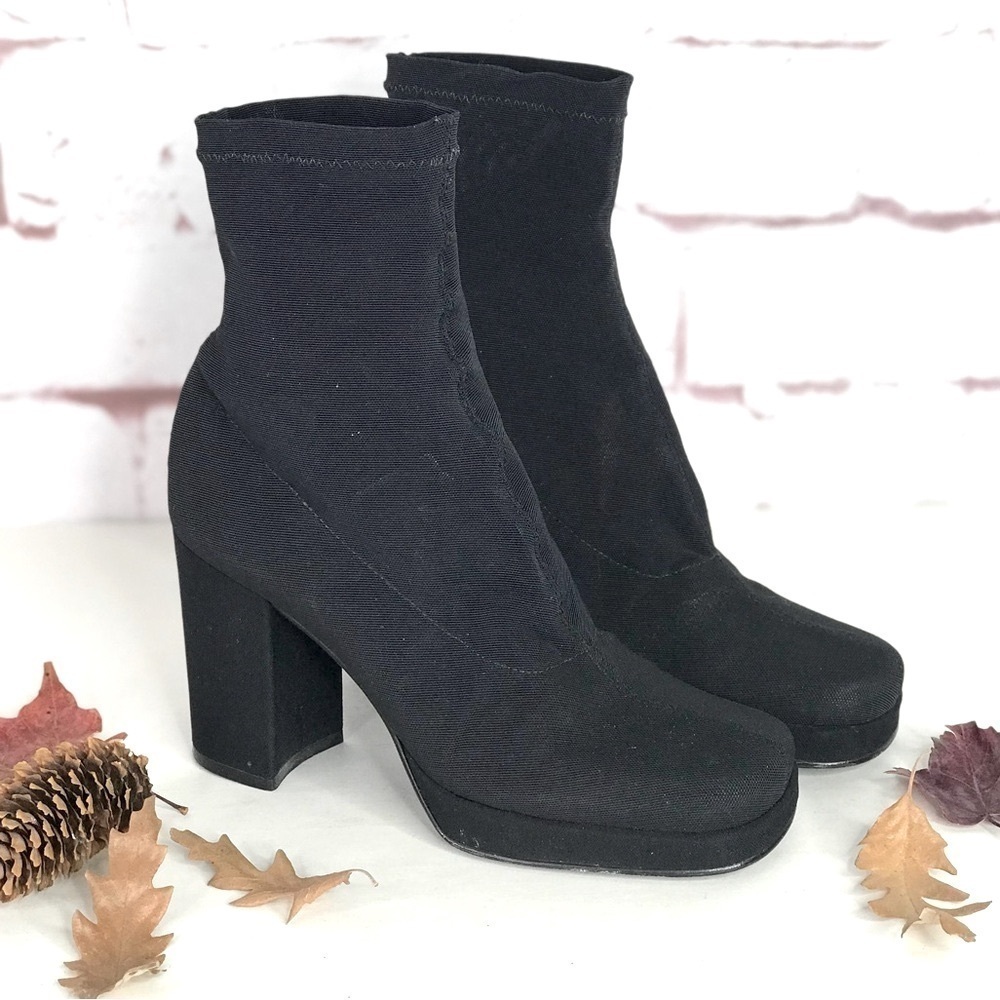 ENZO ANGIOLINI Size 6 Black Knit Sock Ankle Boots Chunky Heels feels like 6.5 - Picture 2 of 15